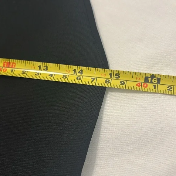 Alice + Olivia Annalee Faux Pearl Embellished Sleeveless Top
SZ XL bodycon fit - Picture 8 of 13